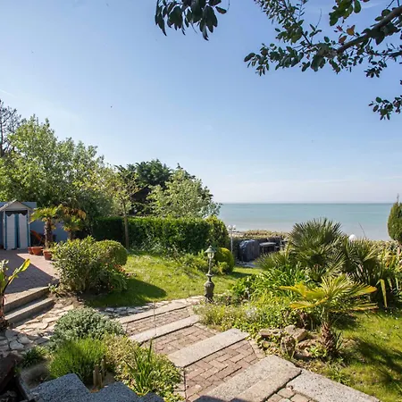 Manava Vue Et Mont Michel Piscine Interieure Lodge