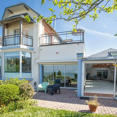 Manava Vue Et Mont Michel Piscine Interieure Lodge Saint-Jean-le-Thomas