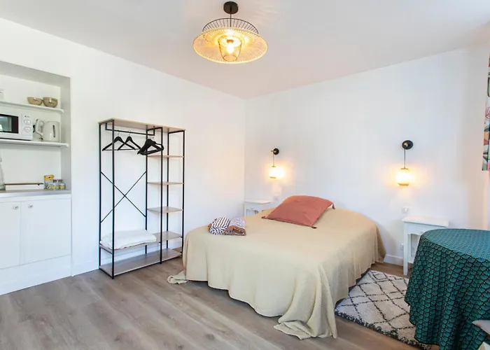 Manava Vue Et Mont Michel Piscine Interieure Lodge Saint-Jean-le-Thomas