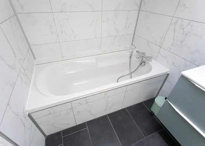 Manava Vue Et Mont Michel Piscine Interieure Lodge *