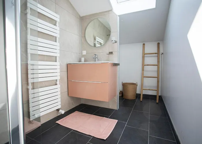 אכסניה Manava Vue Et Mont Michel Piscine Interieure סן-ז'ון-לה-טומה