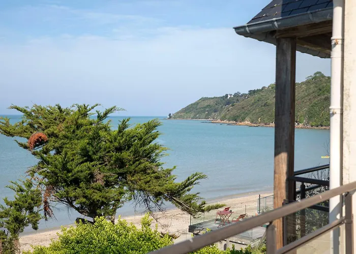 אכסניה Manava Vue Et Mont Michel Piscine Interieure סן-ז'ון-לה-טומה